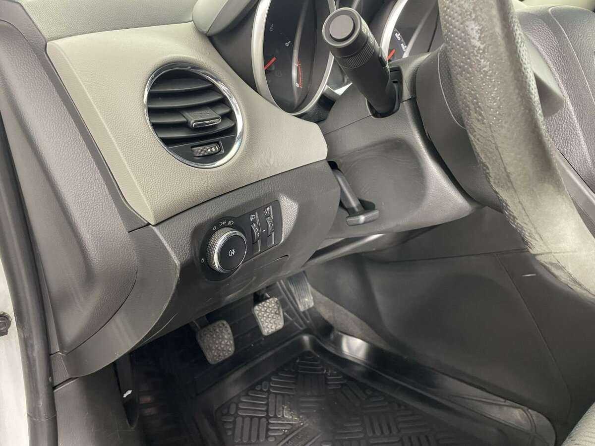 Купить Chevrolet Cruze, 2014, 140 349 км, фото №9