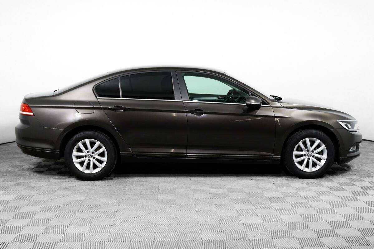 Купить Volkswagen Passat, 2016, 130 800 км, фото №4