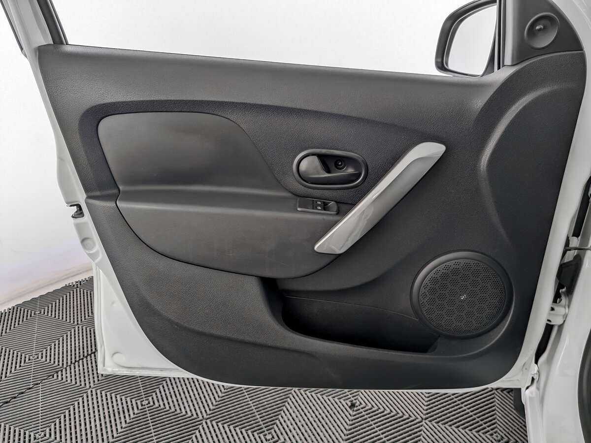 Купить Renault Sandero, 2016, 81 352 км, фото №14