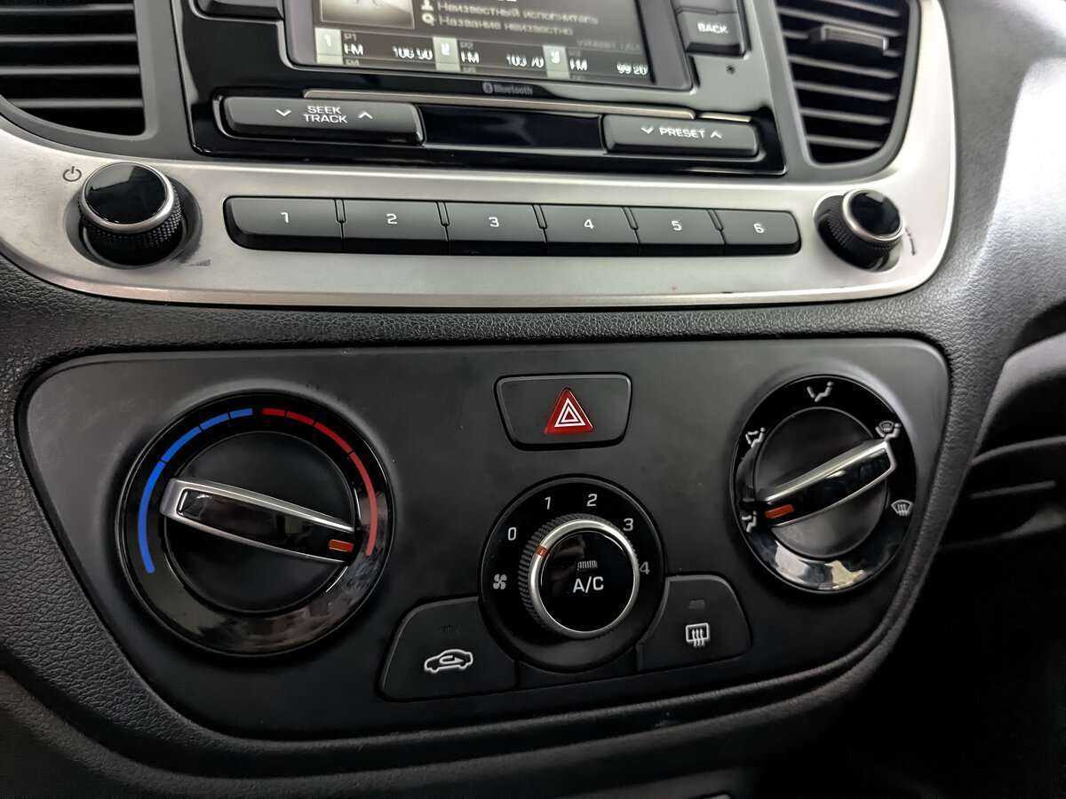 Купить Hyundai Solaris, 2018, 86 879 км, фото №17