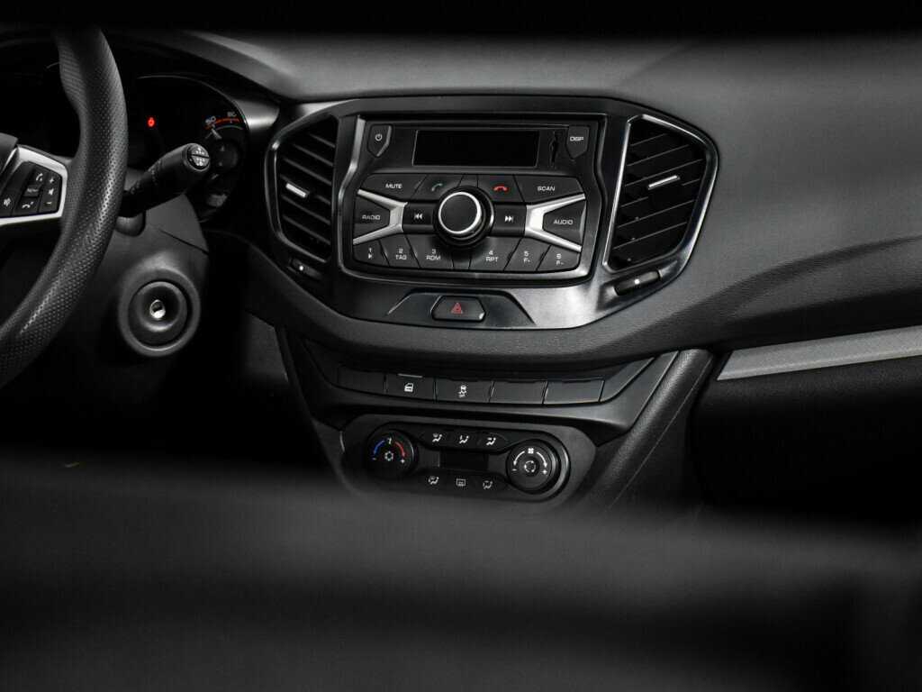 Купить Lada (ВАЗ) Vesta, 2017, 70 921 км, фото №16