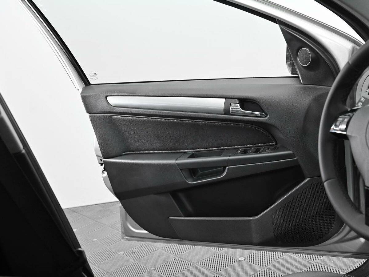 Купить Opel Astra, 2012, 182 000 км, фото №6